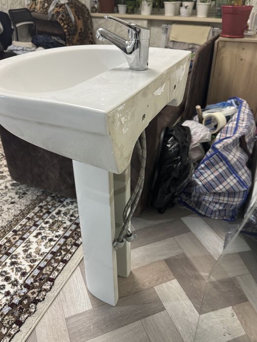 Продам раковину с пьедисталом