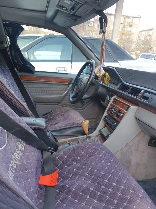 Автомобиль Мерседес