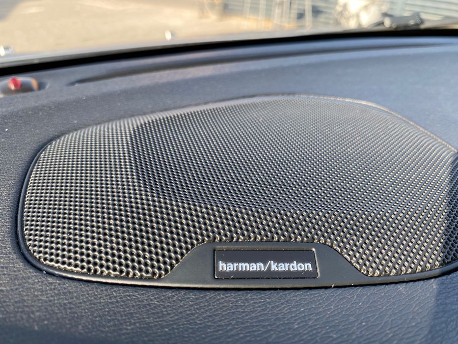 Volvo V40 D4 190CP | Panoramic | Harman Kardon | Istoric + CarVertical | Direcție nouă GARANȚIE