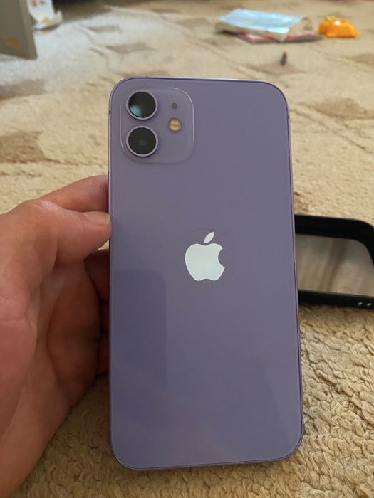 продам Iphone 12