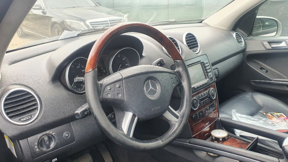 plansa de bord neagra Europa Mercedes ML W164 ML280 ML320 ML500 ML420