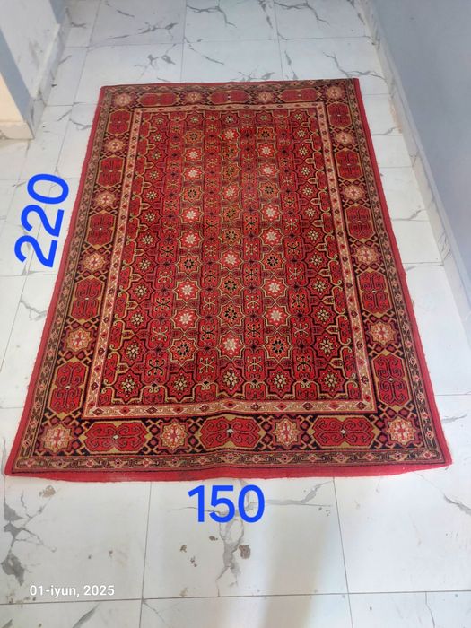 Гиламлар. 4та гилам. Размерлари расмда курсатилган.