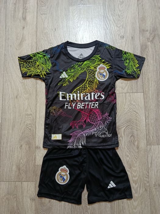 Роналдо Реал Мадрид черен дракон шарен