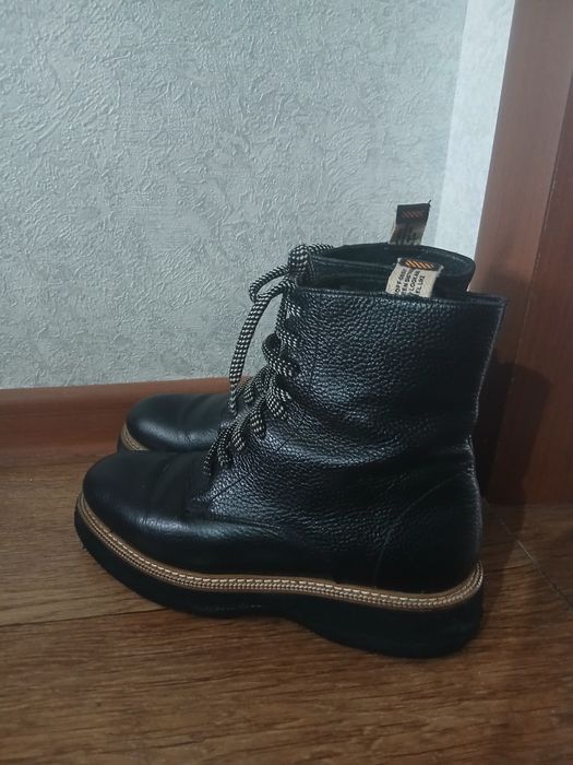 Продам ботинки осенние
