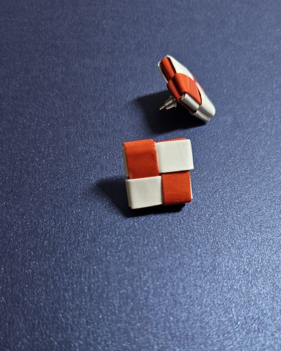 Cercei studs și cercei cu design geometric din hârtie și  scotchu
