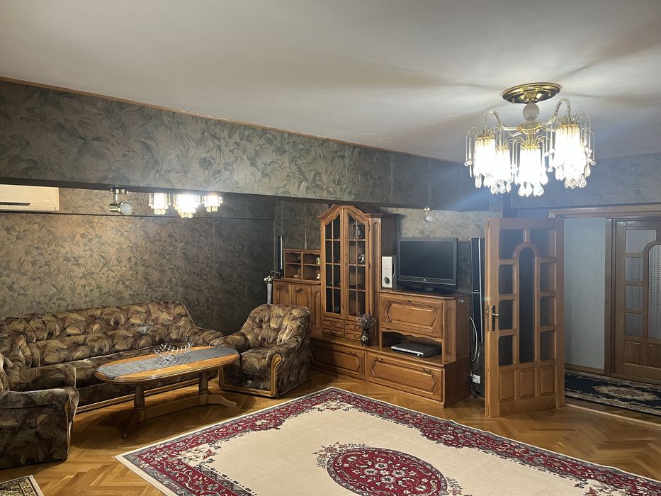 Inchiriez apartament 3cam.  Botosani   zona  Hotel Rapsodia