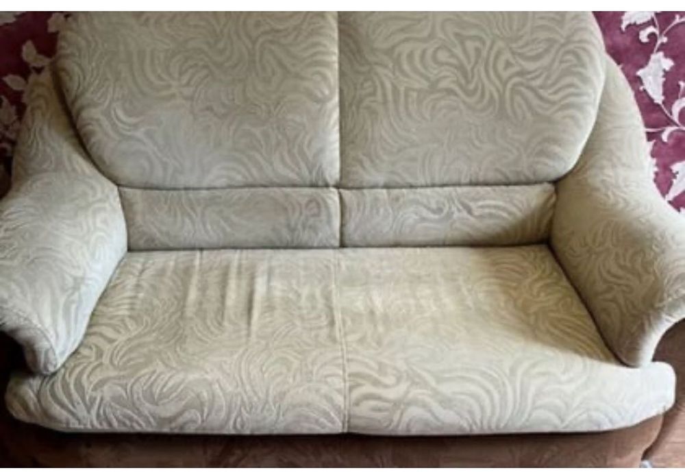 Продам диванчик не раскладной