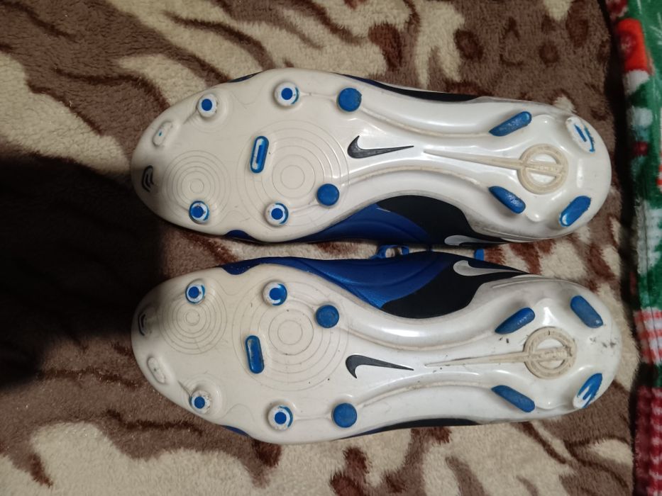 Vând ghete de fotbal tiempo