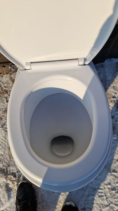 Продаётся унитаз