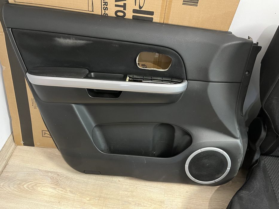 Седалки за сузуки гранд витара