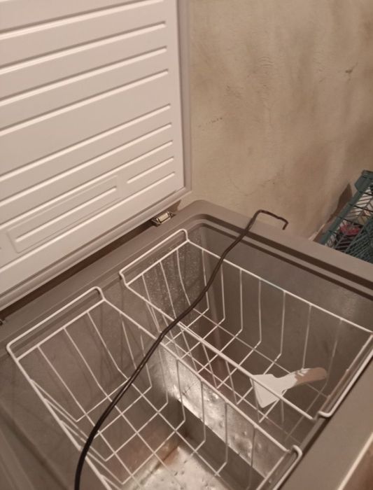 Продам морозильник