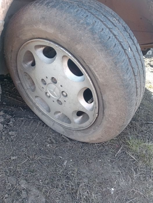 Диски с резиной Мерседес оригинал. R15.