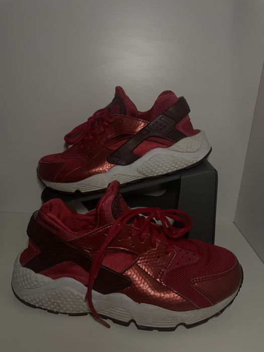Nike Huarache Red