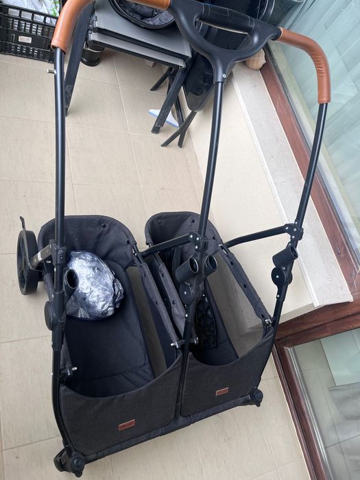 Детска количка за близнаци