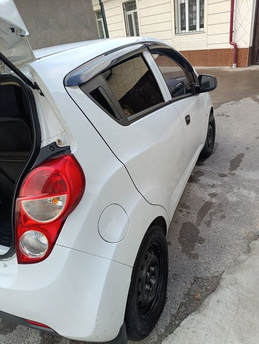 Spark sotiladi yoki õzini puliga 1 yilga bõlib tõlashga