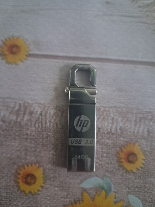64гб флешка продаётся