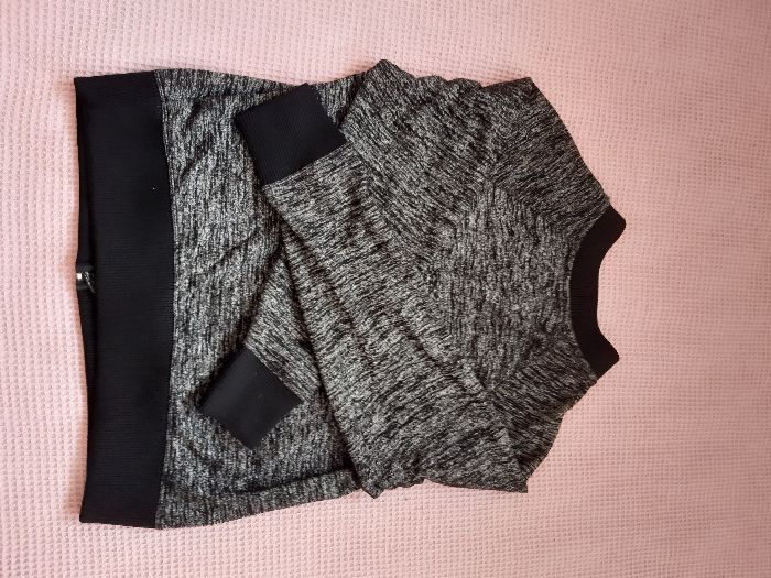 Суитчър с цип на марката GAP