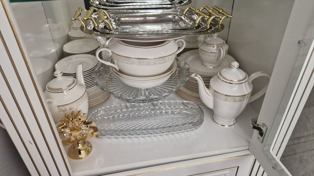 Хрустальные, форфоровые посуды в оригинале!