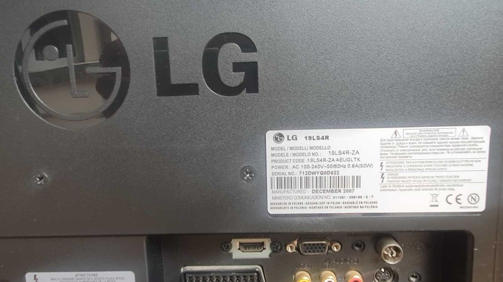 Monitor / TV LG 19" (HDMI, VGA, SCART) - Stare foarte bună