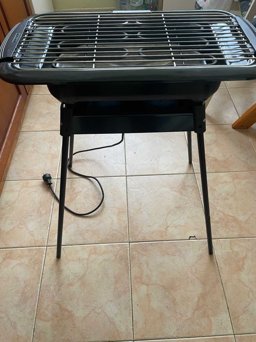 Електрическо барбекю малко използвано Тефал.