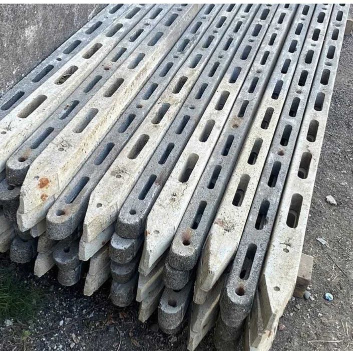 Vând Stâlpi de beton pentru gard - Import Italia