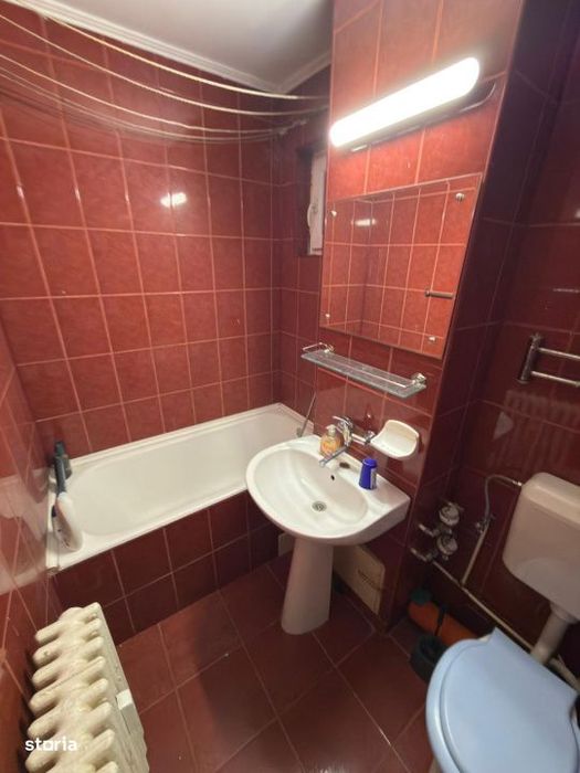 Apartament cu 3 camere, 62 mp, zona Republicii