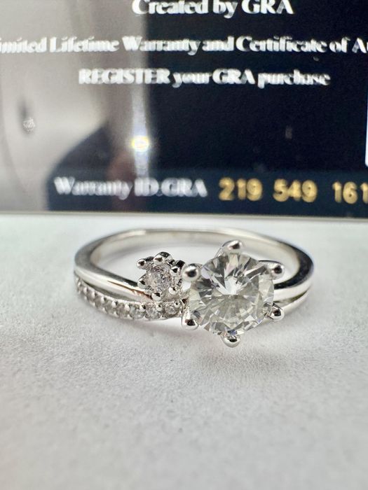 Сребърен пръстен с мойсанит (Диамант) 0.5 карата