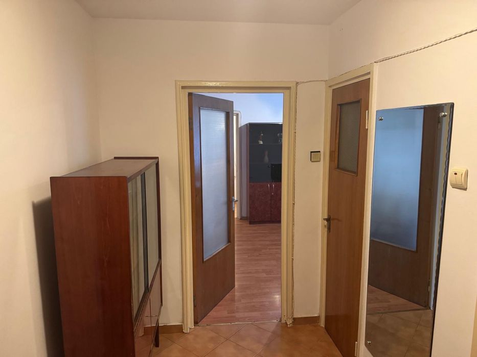 Resedinta/spatiu comercial -pozitie excelenta-metrou 1 decembrie