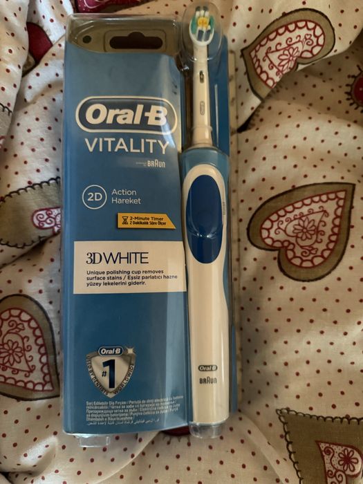 Чисто нова електрическа четка за зъби