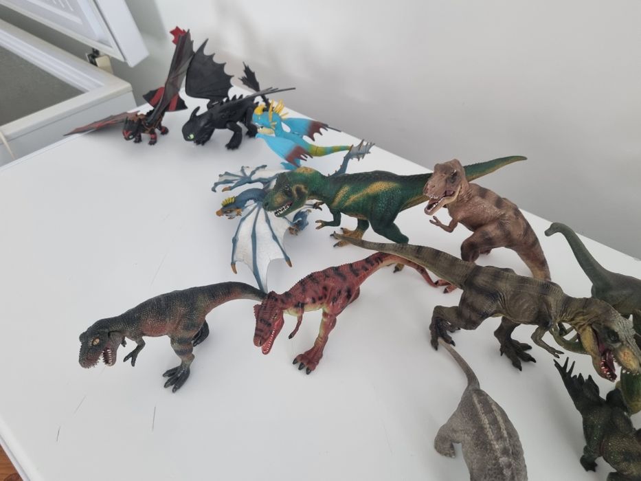 Продам коллекцию динозавров