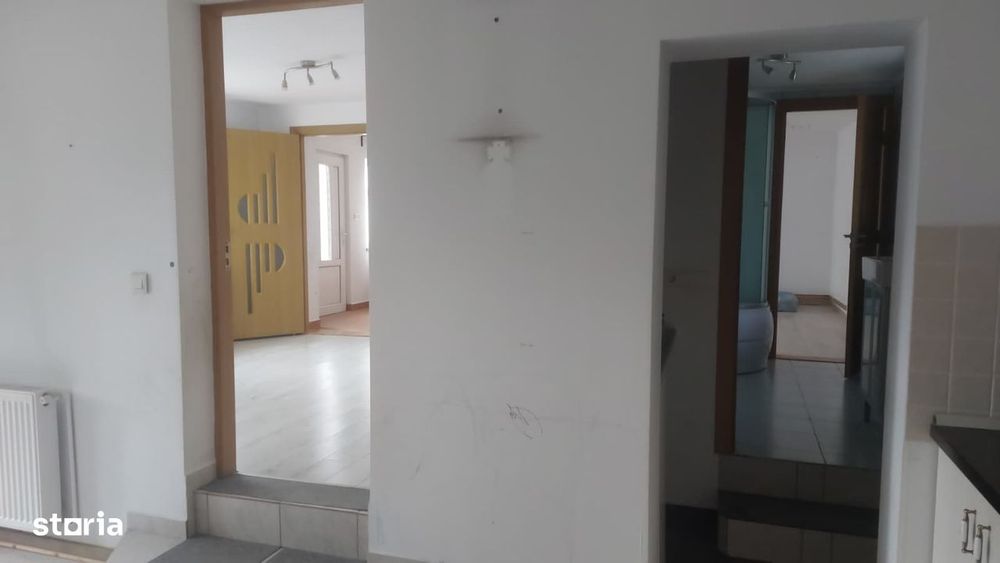 Casa de vanzare 100 mp, Moeciu de Jos, Jud. Brasov, langa Bran.