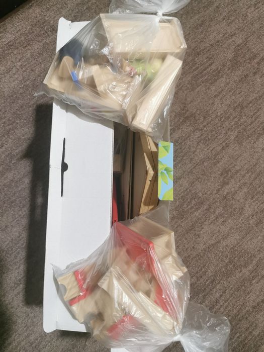 Căsuța de păpuși, din lemn, pentru 3 ani