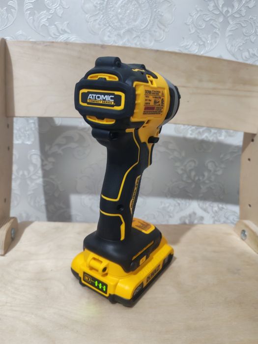 Продам комплектом шуруповёрт и импакт DeWalt (Деволт)
