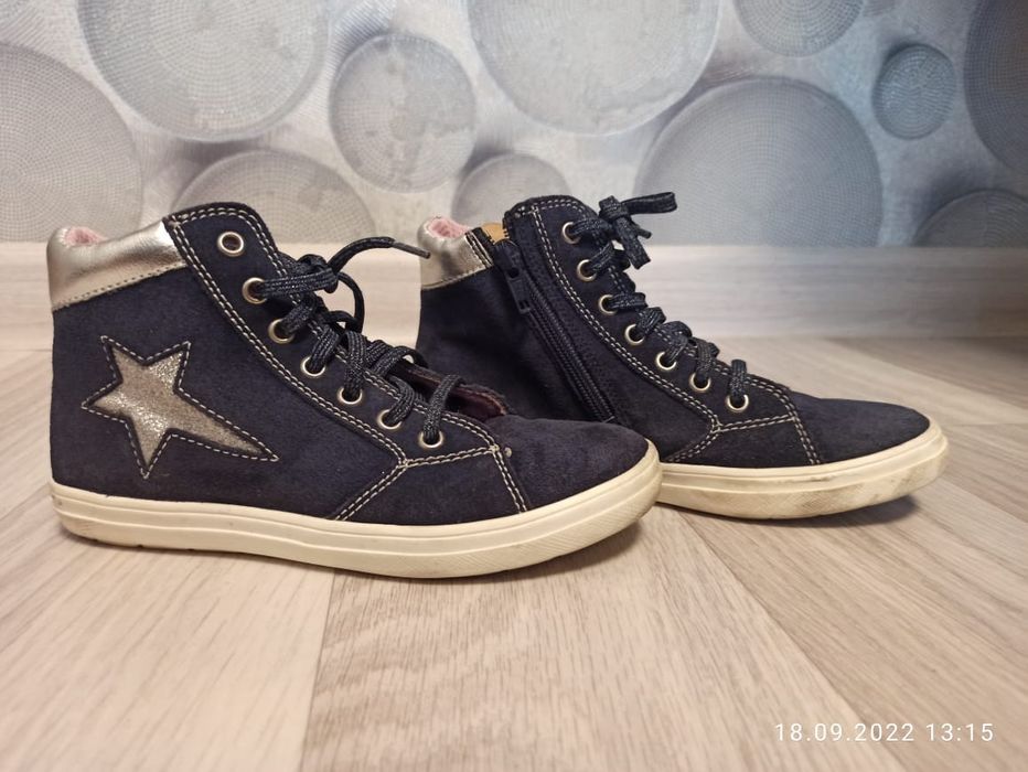 Продам обувь для девочек