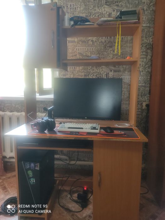 Компьютерный стол