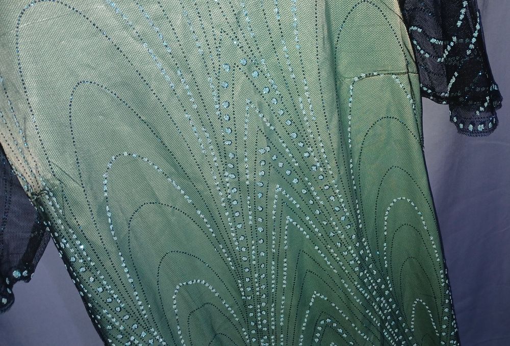 Oqshom uchun liboslar