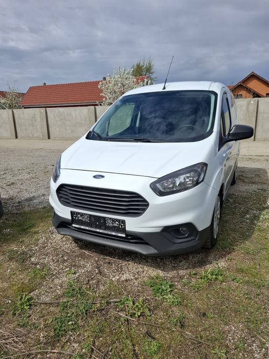 Ford transit courier 2020