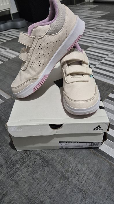 Adidasi Adidas marime 35