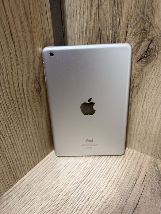 Ipad mini в хорошем состояний