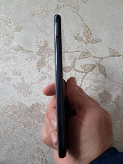 Телефон Xiaomi Mi A3