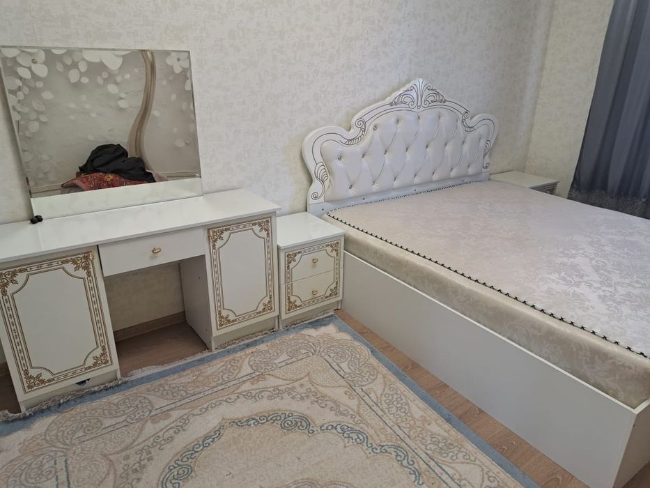 Жатын бөлме жихазы (гарнитур) сатылады