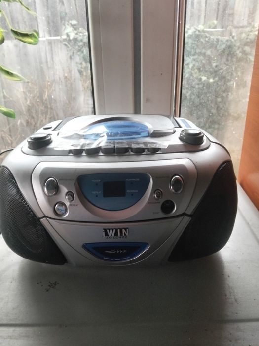 Vând radio fm folosit