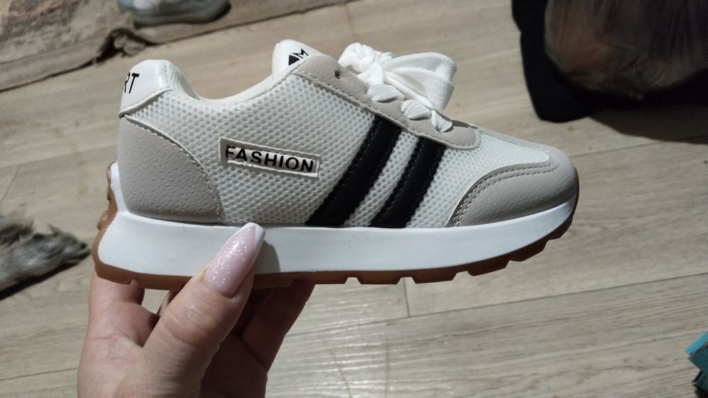 Продам кросовки новые