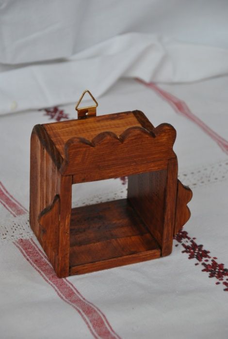 Vand etajera din lemn