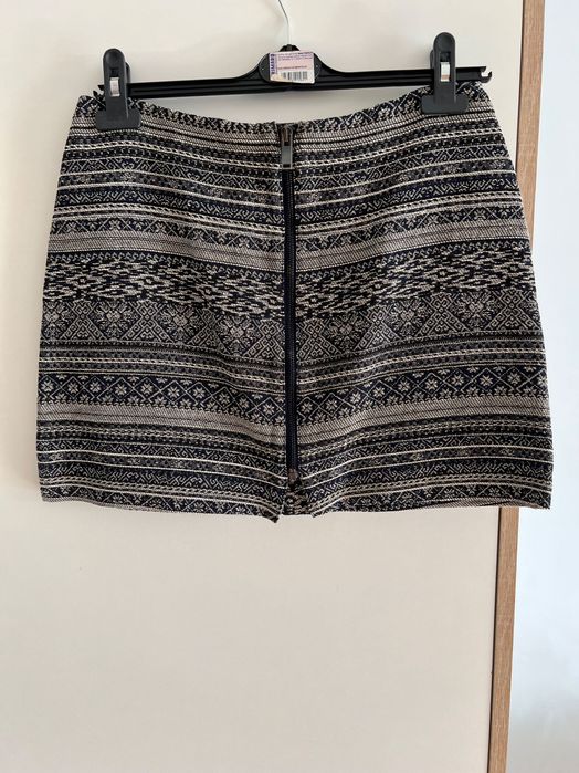 Fusta Stradivarius mărimea M