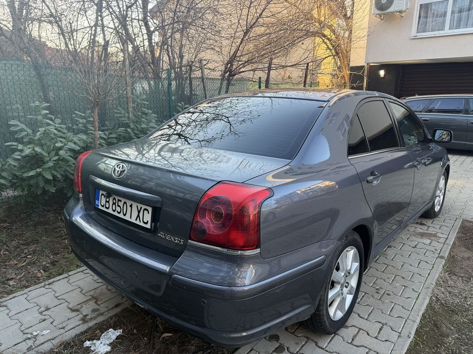 Toyota Avensis 2.2 дизел