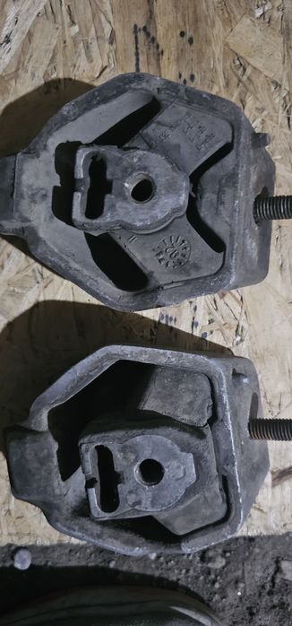 Продам подушки на ауди 100 с4 2.6