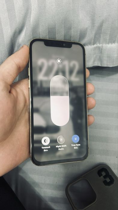 Продам айфон 12 про