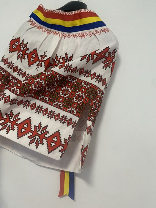 Fustă model traditional fetita
