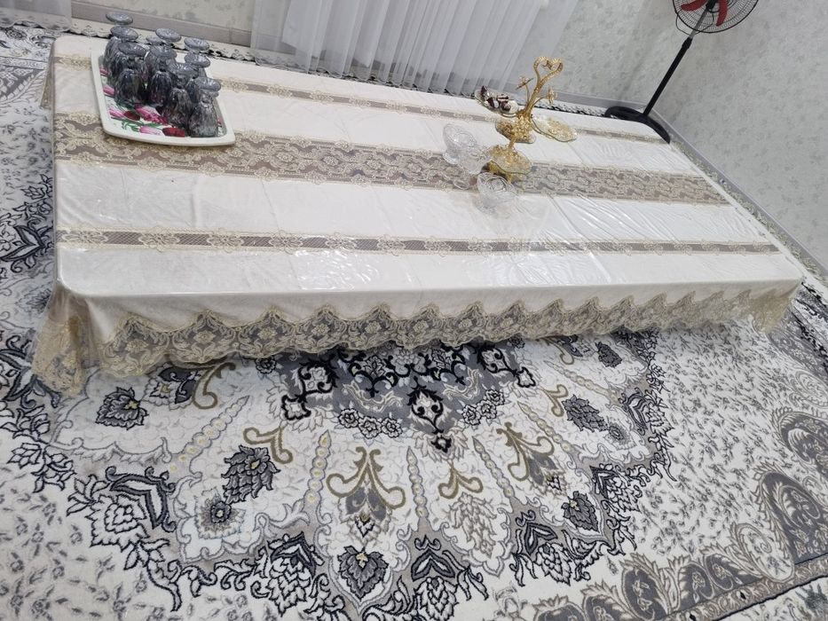 Стенка и хонтахта сотилади срочна